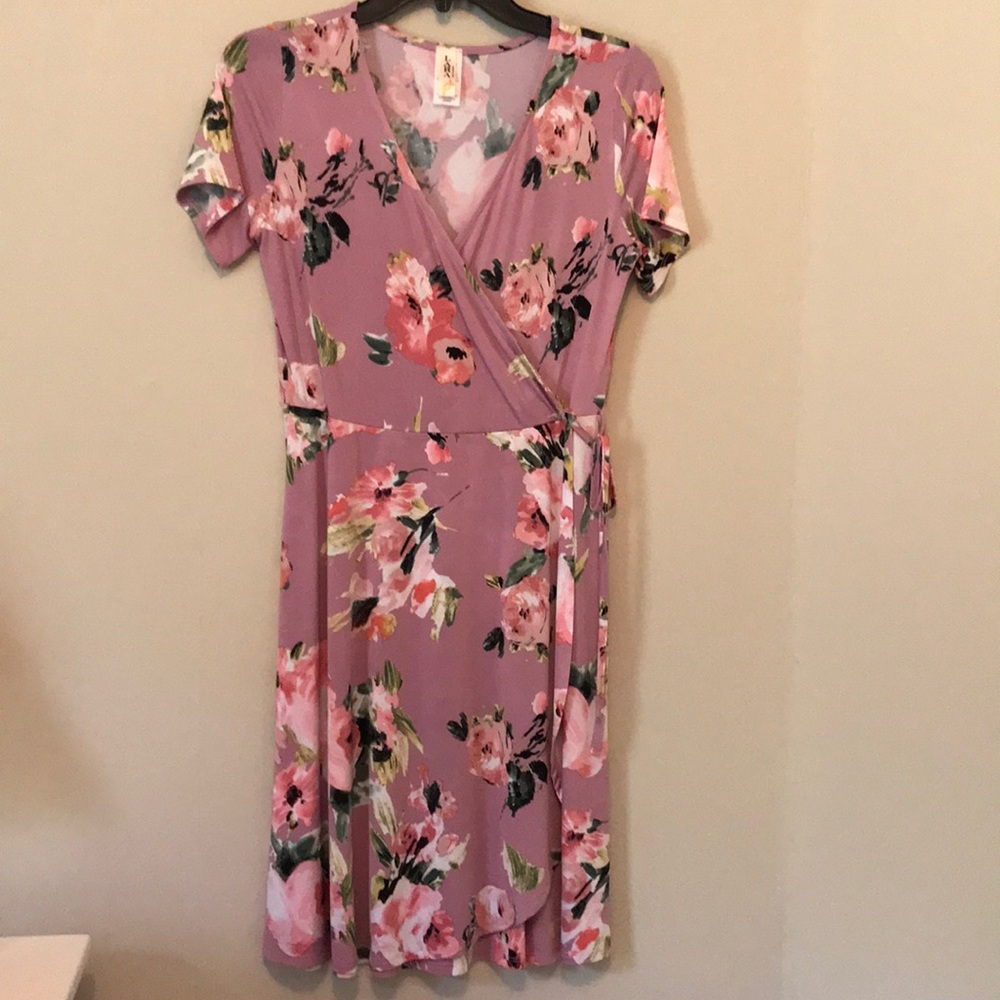 Lara Fashion NWOT Small Purple Floral Wrap Dress